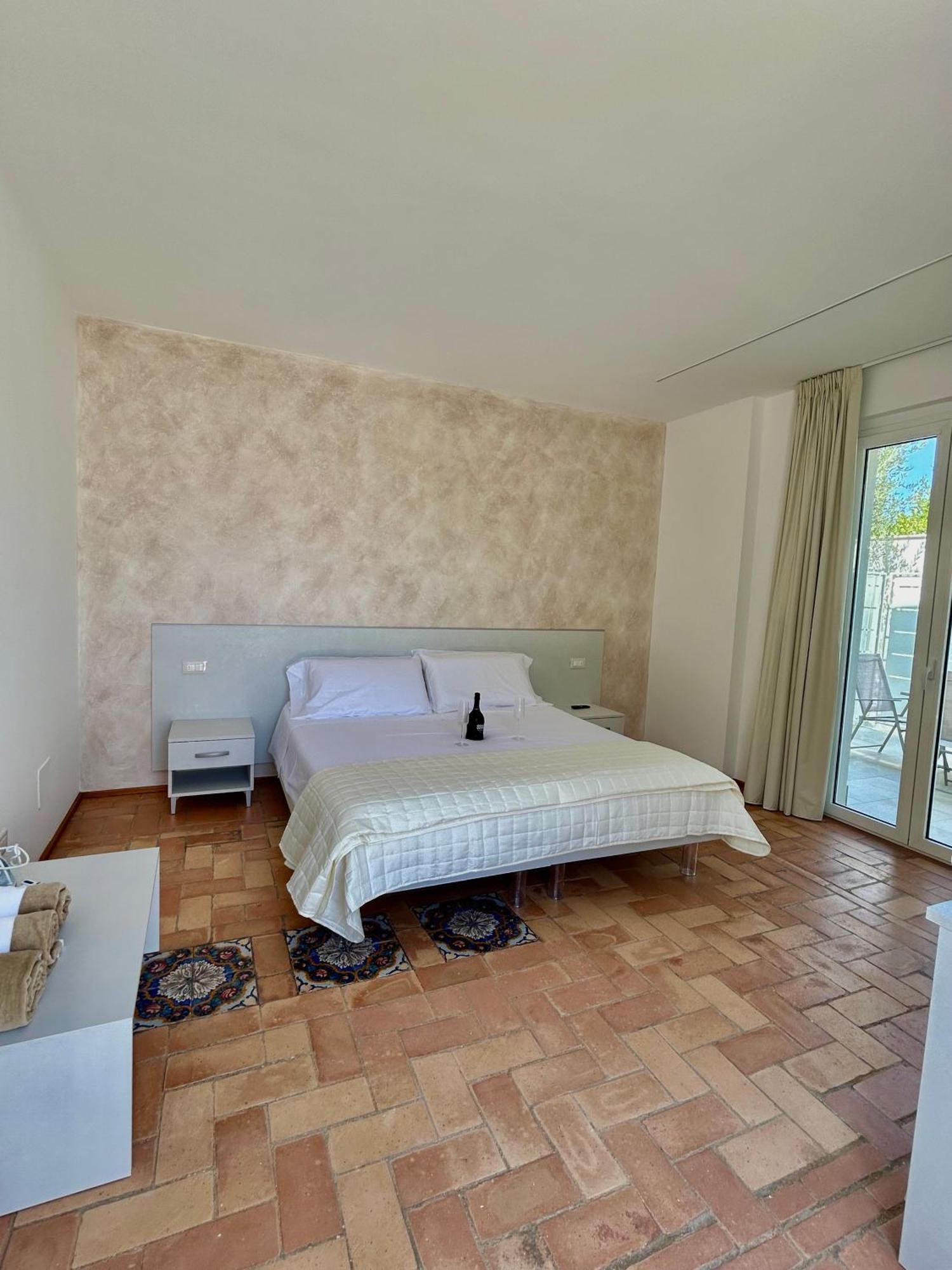 La Dependance Luxury Rooms Франкавилла-аль-Маре Экстерьер фото