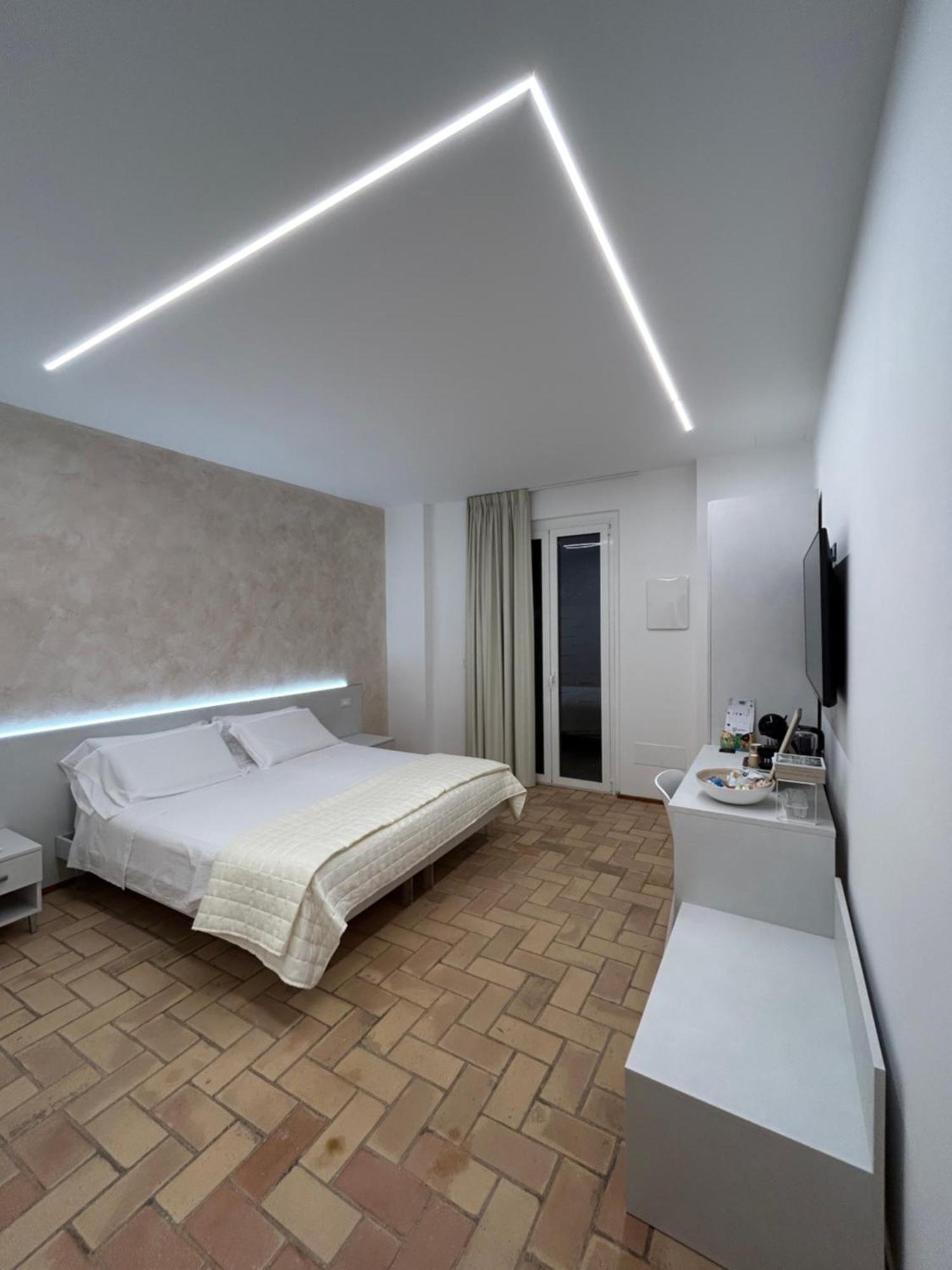 La Dependance Luxury Rooms Франкавилла-аль-Маре Экстерьер фото